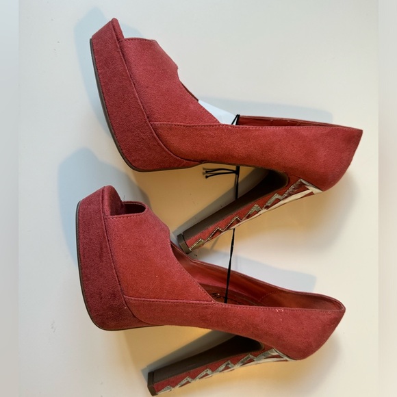 Street Society Peach and Gold Platform High Heels. Size 8 1/2 . Only One Left!! - Picture 5 of 8